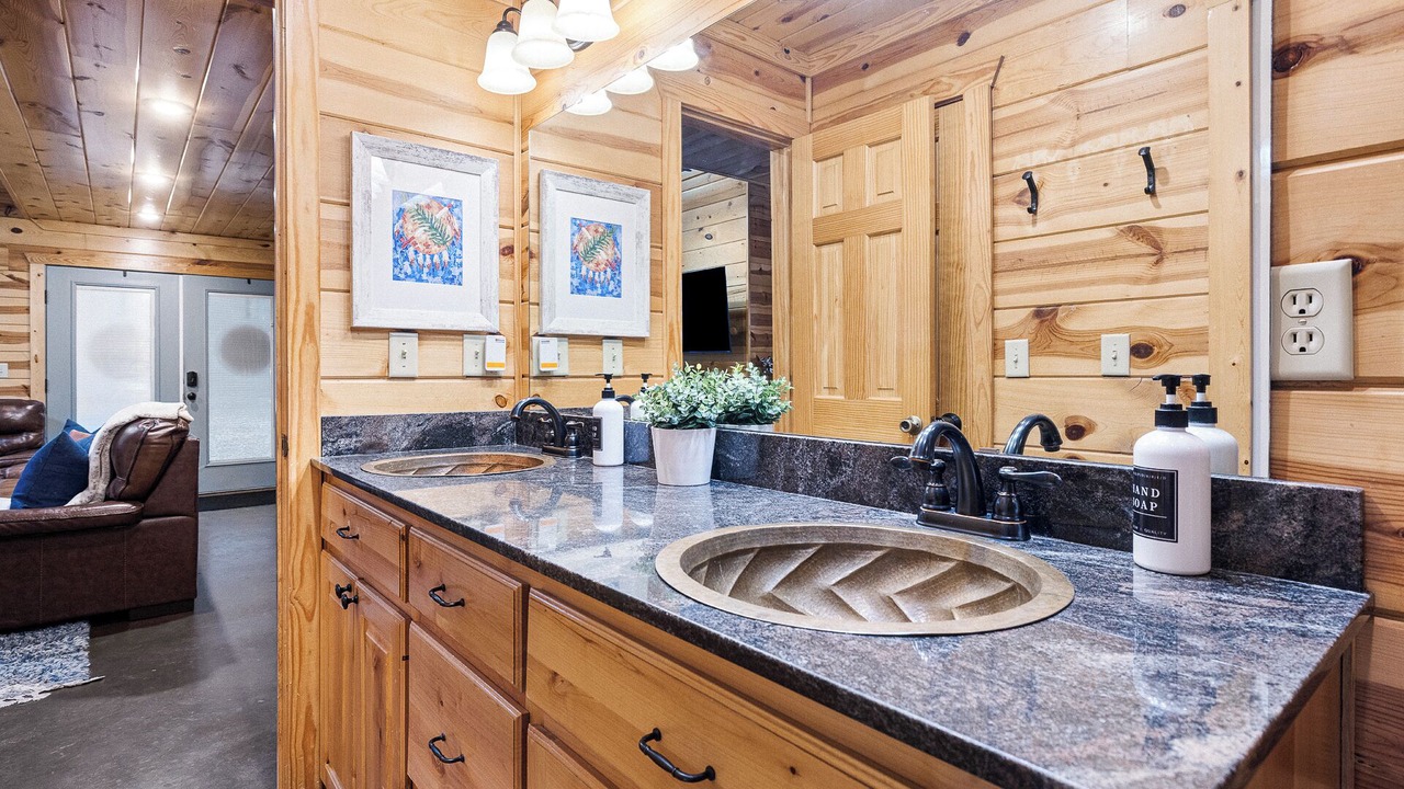 Photo of Bathroom in Broken Bow