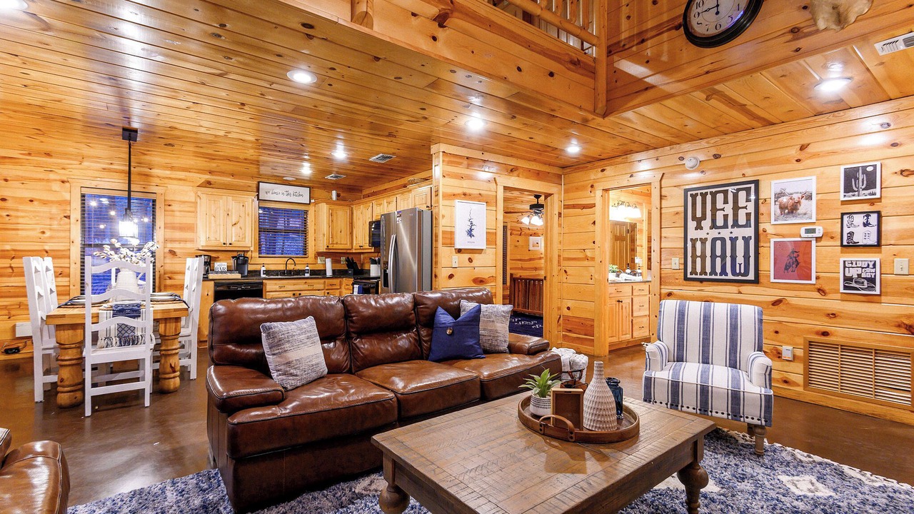 Photo of Livingroom in Broken Bow