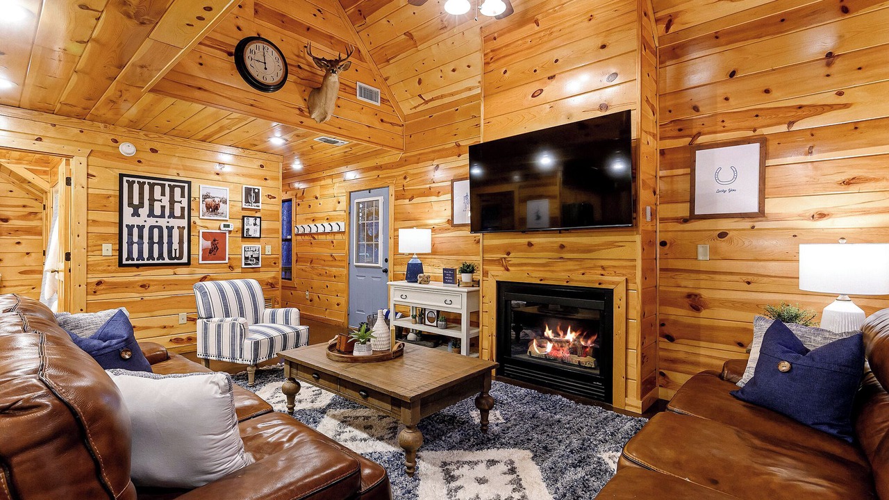 Photo of Livingroom in Broken Bow