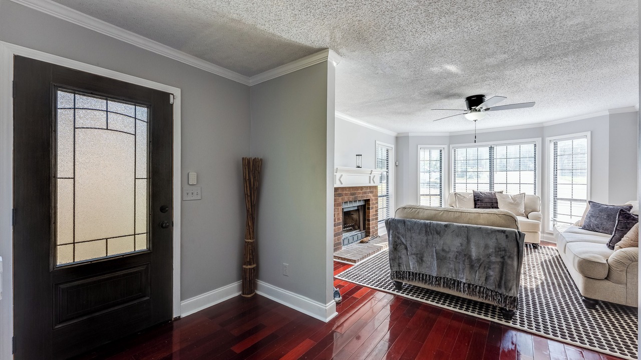 Photo of Livingroom in Stone Mountain