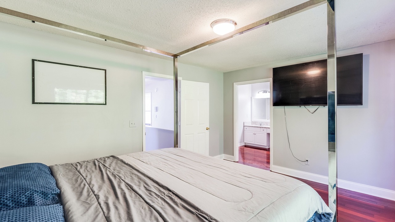 Photo of Bedroom in Stone Mountain