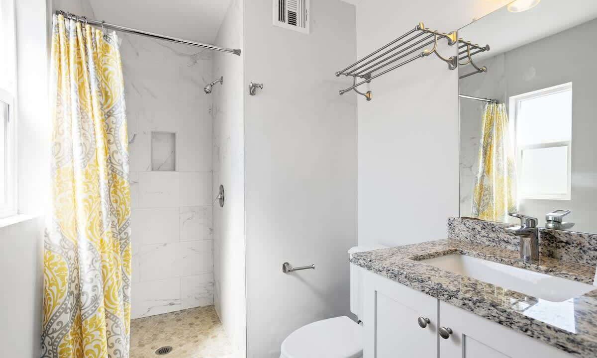 Photo of Bathroom in Cavalier Vista