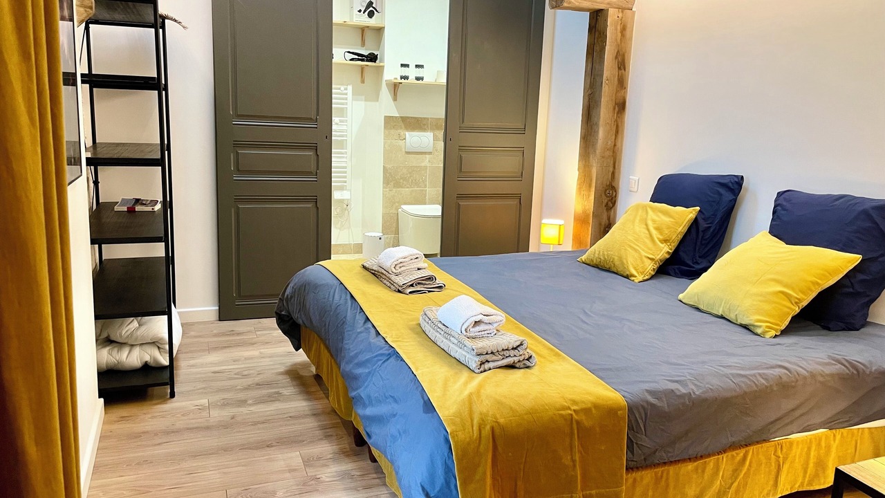 Photo of Bedroom in Moze-sur-Louet