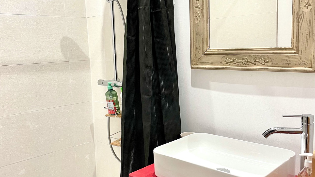 Photo of Bathroom in Moze-sur-Louet