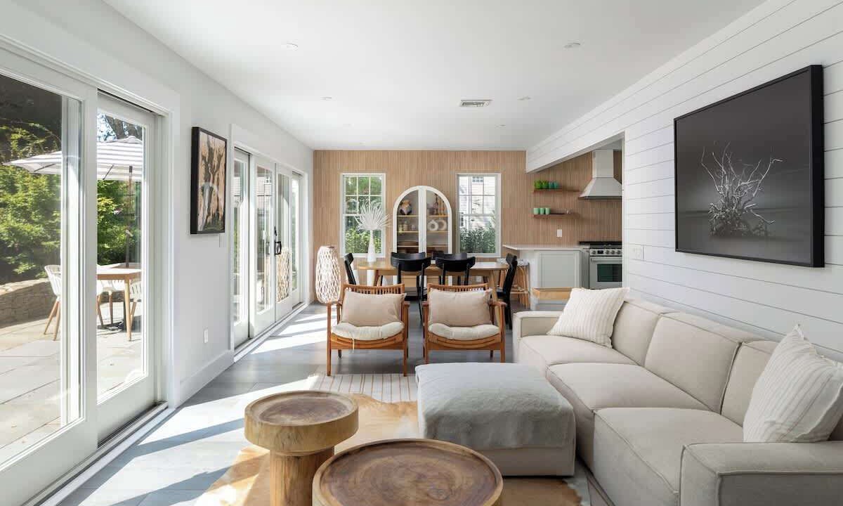 Photo of Livingroom in Jamestown Shores