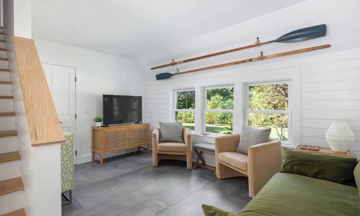 Photo of Livingroom in Jamestown Shores