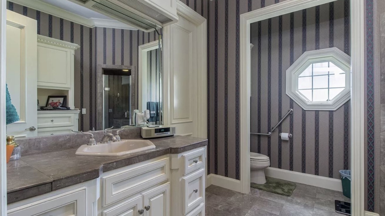 Photo of Bathroom in Durant
