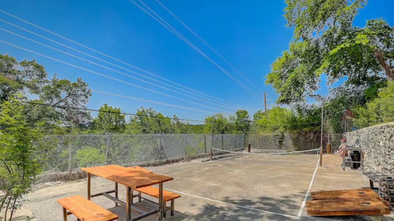 Photo of Outdoor in Highland Hills