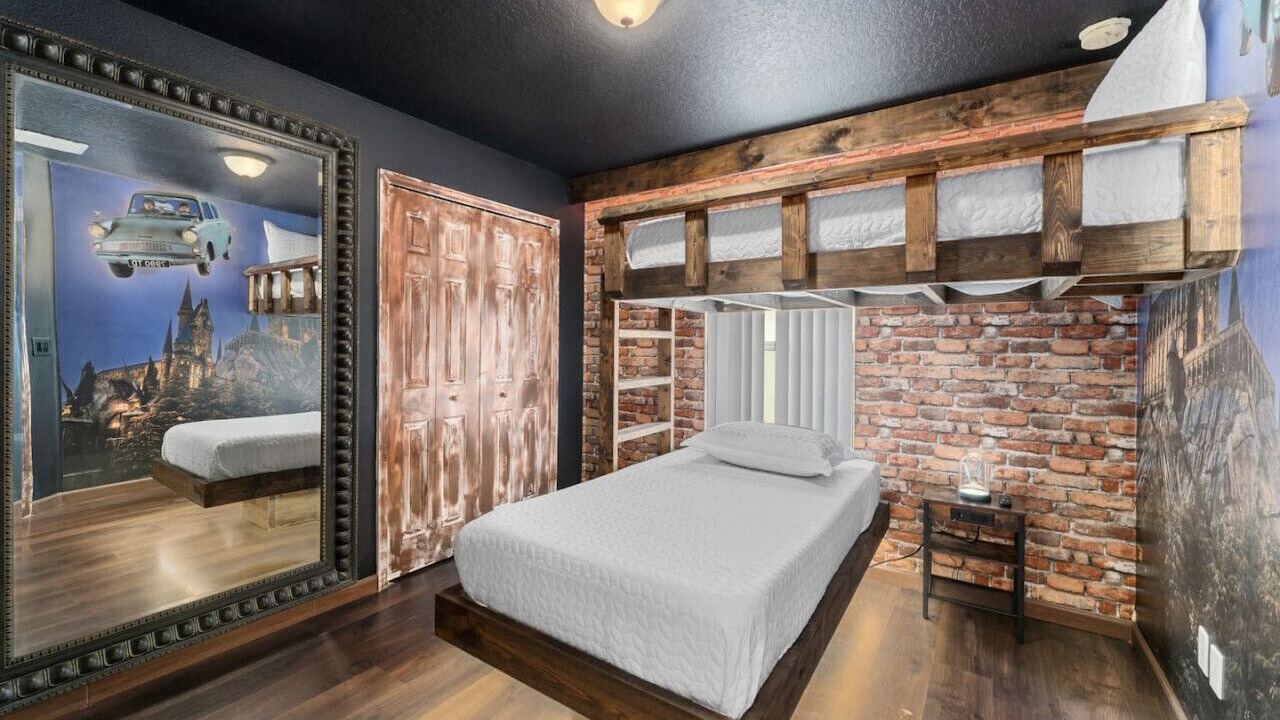 Photo of Bedroom in Crystal Cove
