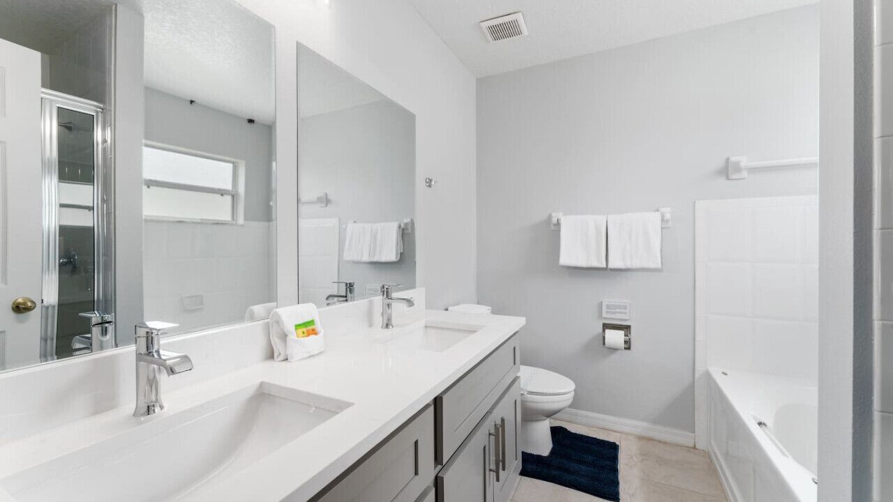 Photo of Bathroom in Crystal Cove
