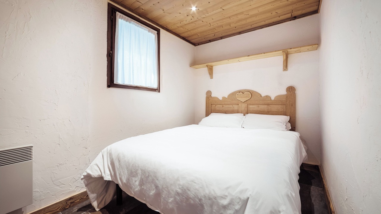 Photo of Bedroom in Demi-Quartier