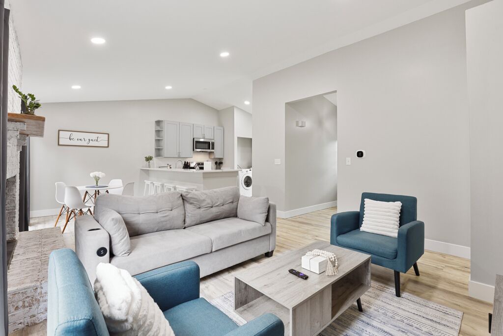 Photo of Livingroom in Island Lake