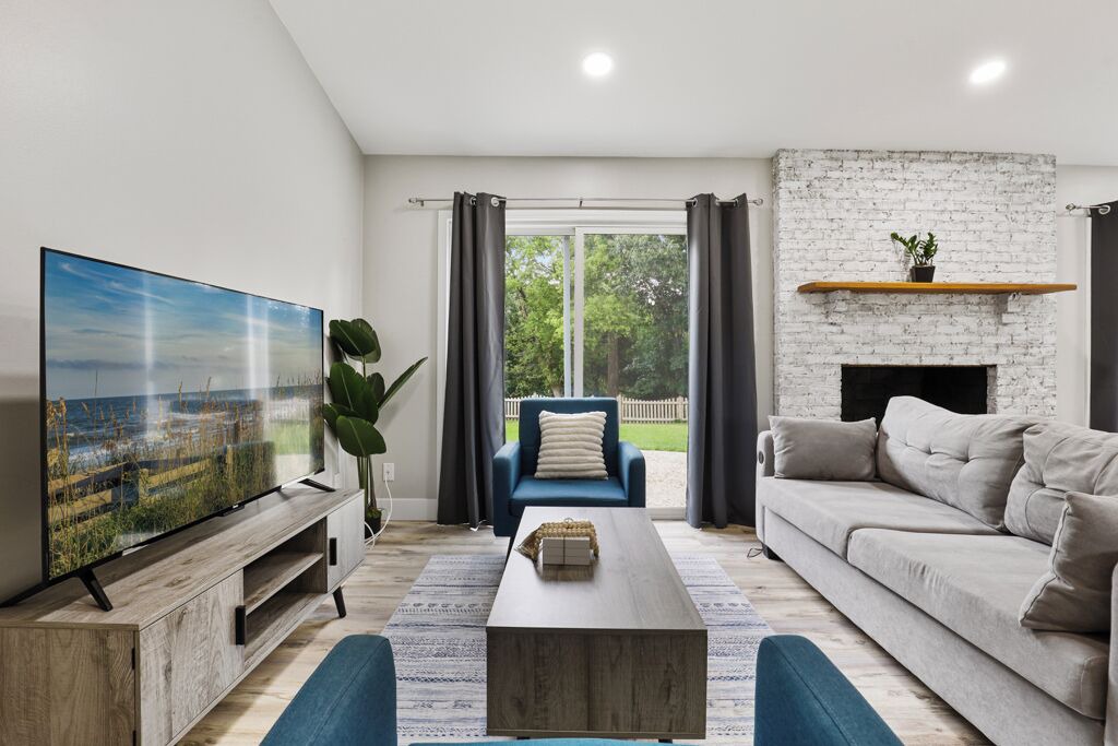 Photo of Livingroom in Island Lake