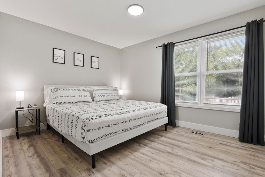 Photo of Bedroom in Island Lake