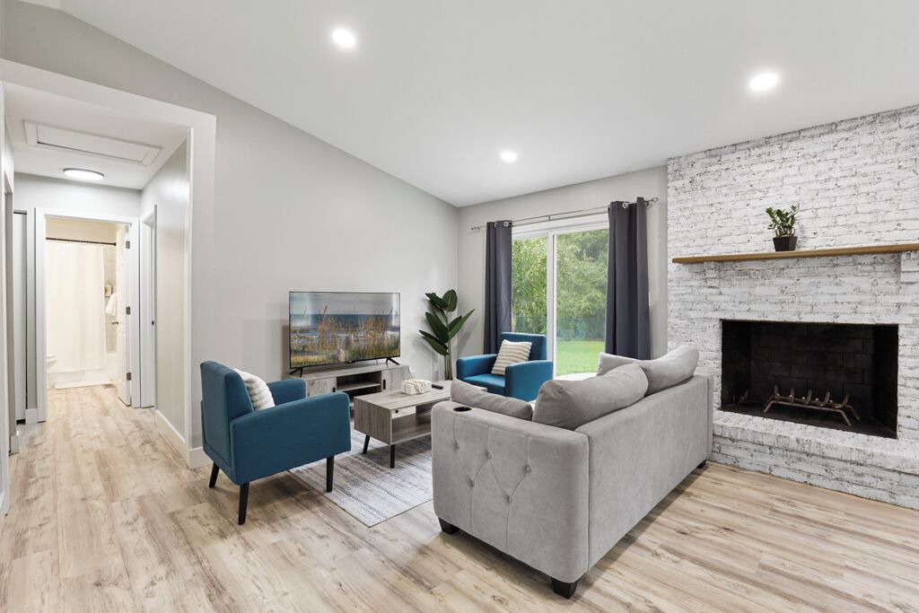 Photo of Livingroom in Island Lake