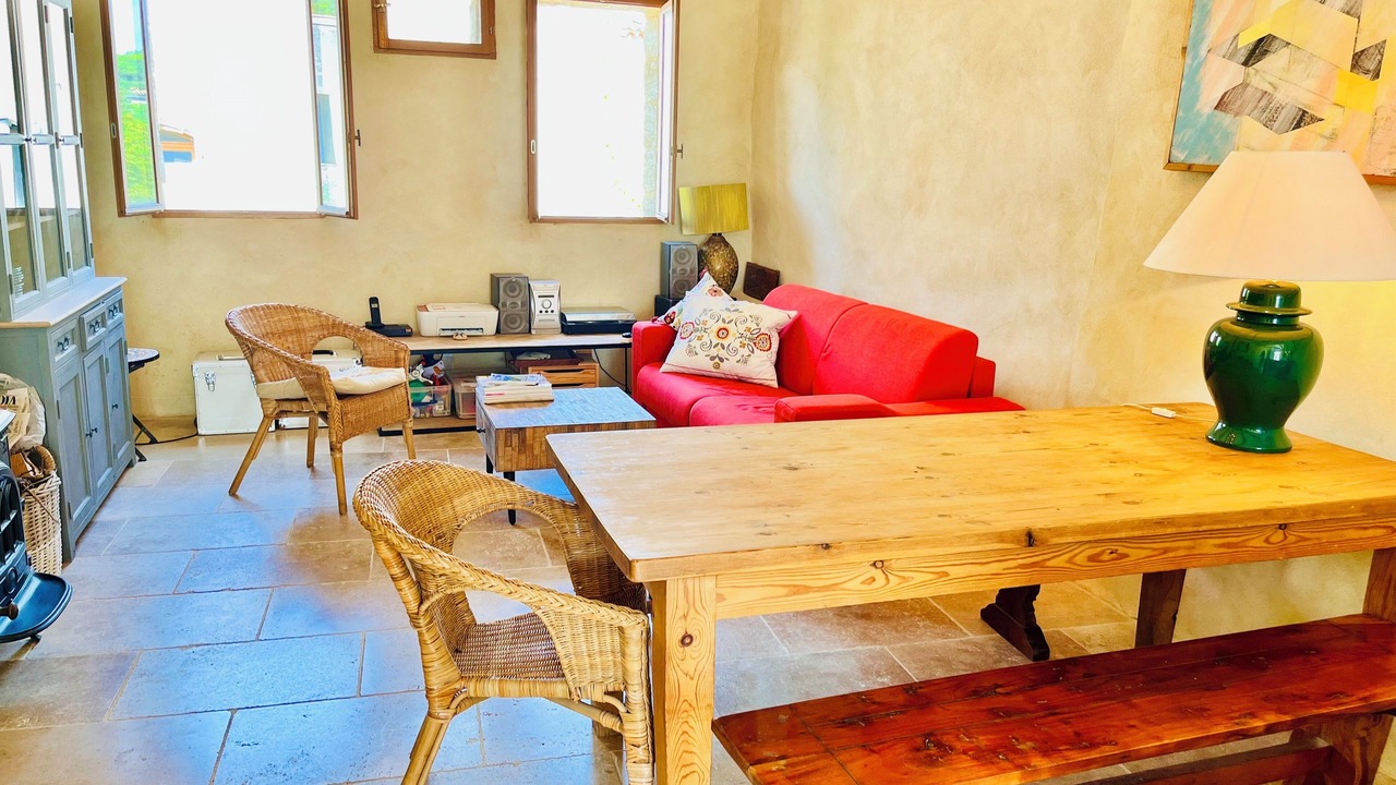 Photo of Livingroom in Saint-Hippolyte-de-Montaigu