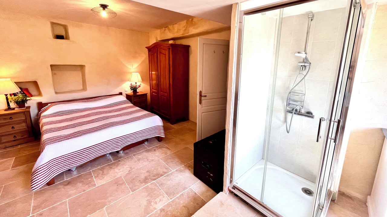 Photo of Bedroom in Saint-Hippolyte-de-Montaigu