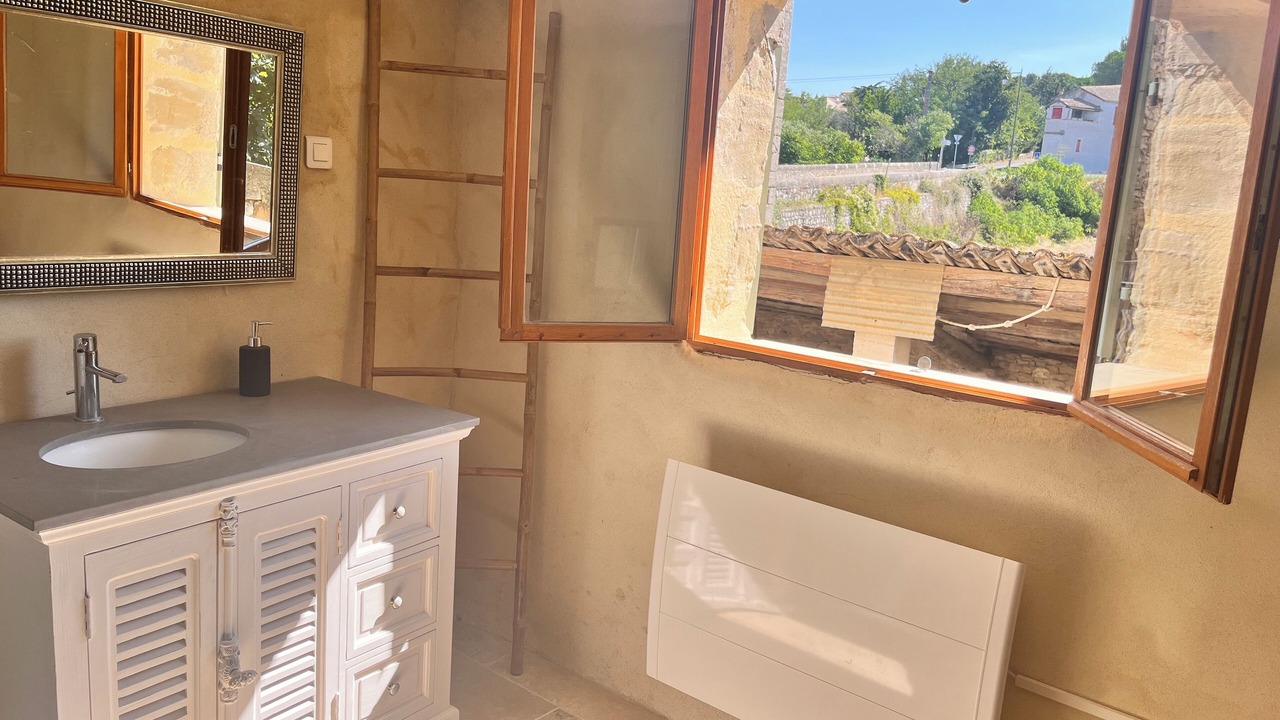 Photo of Bathroom in Saint-Hippolyte-de-Montaigu