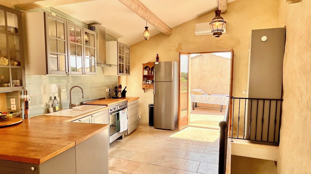 Photo of Kitchen in Saint-Hippolyte-de-Montaigu