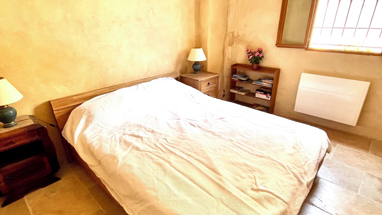 Photo of Bedroom in Saint-Hippolyte-de-Montaigu