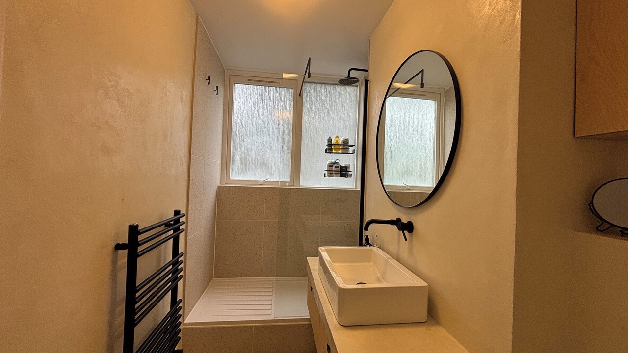 Photo of Others in Hoxton