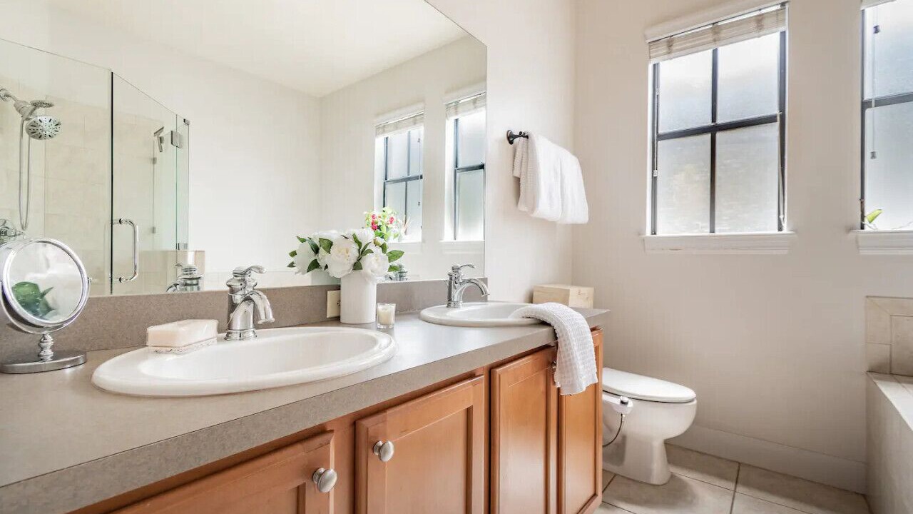 Photo of Bathroom in Courier City - Oscawana