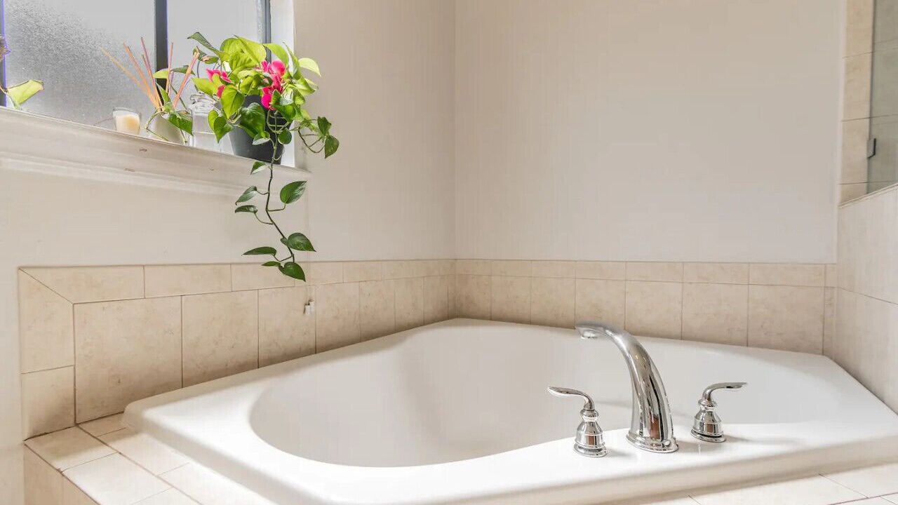 Photo of Bathroom in Courier City - Oscawana