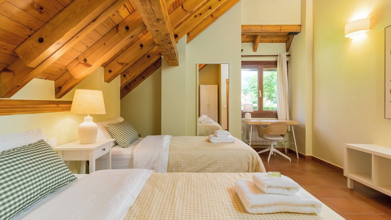 Photo of Bedroom in Esles