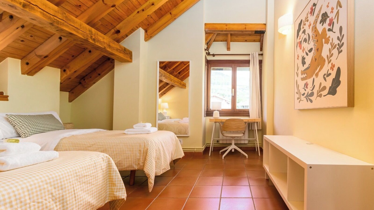 Photo of Bedroom in Esles