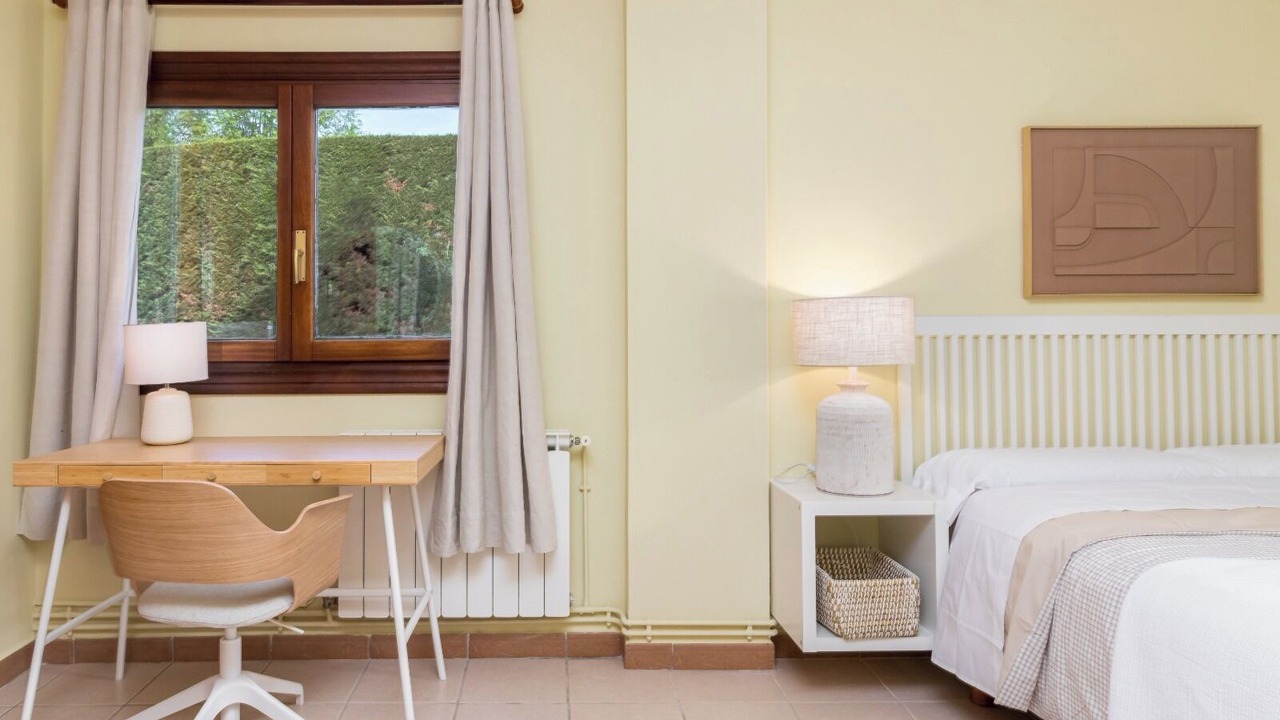 Photo of Bedroom in Esles