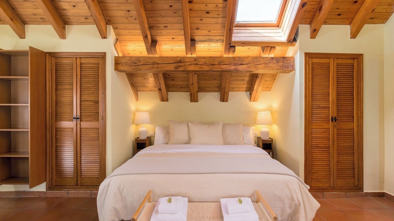 Photo of Bedroom in Esles