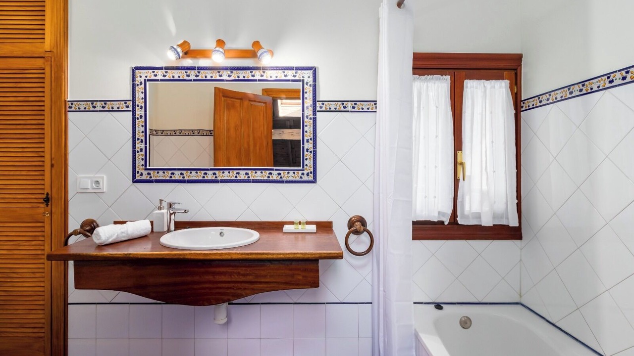 Photo of Bathroom in Esles