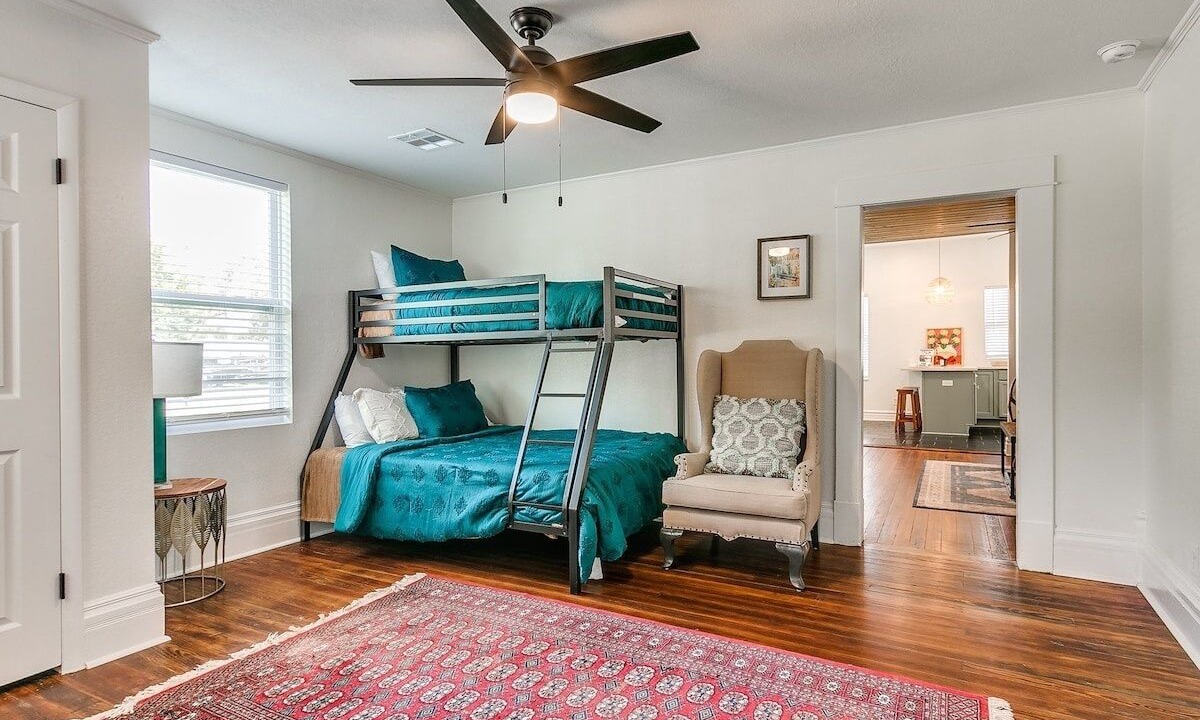 Photo of Bedroom in Crescent