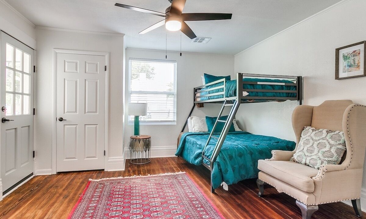 Photo of Bedroom in Crescent