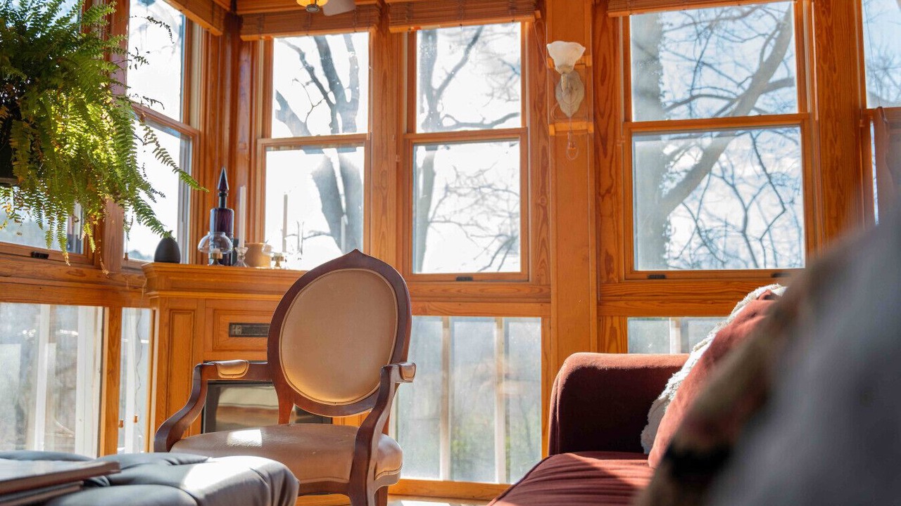 Photo of Bedroom in Eureka Springs Historic District