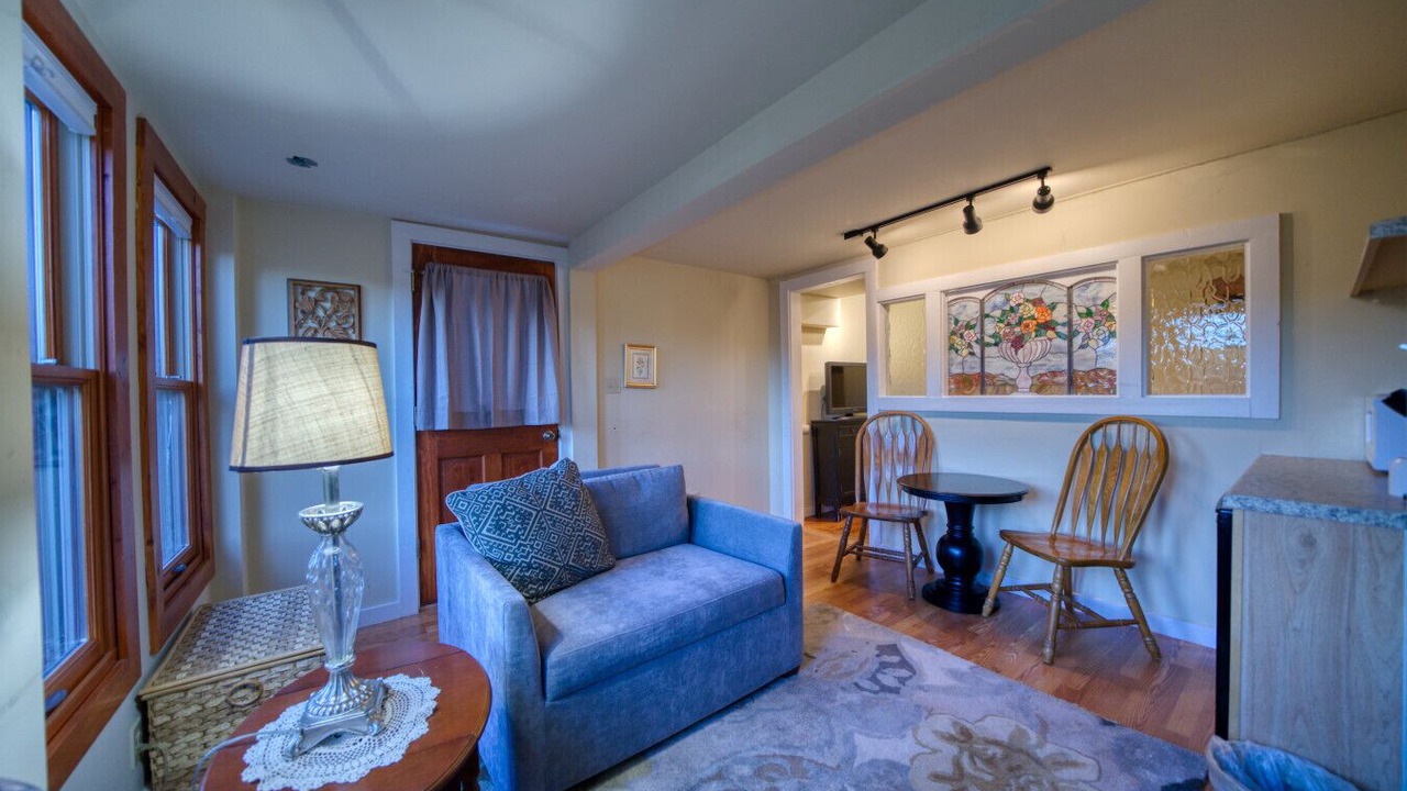Photo of Bedroom in Eureka Springs Historic District
