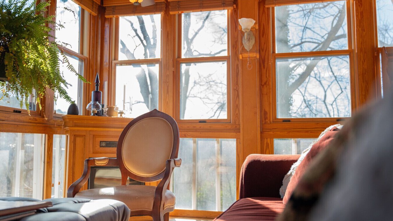 Photo of Bedroom in Eureka Springs Historic District