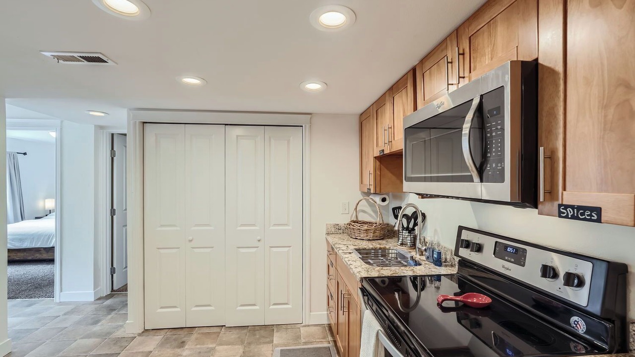 Photo of Kitchen in SeaTac