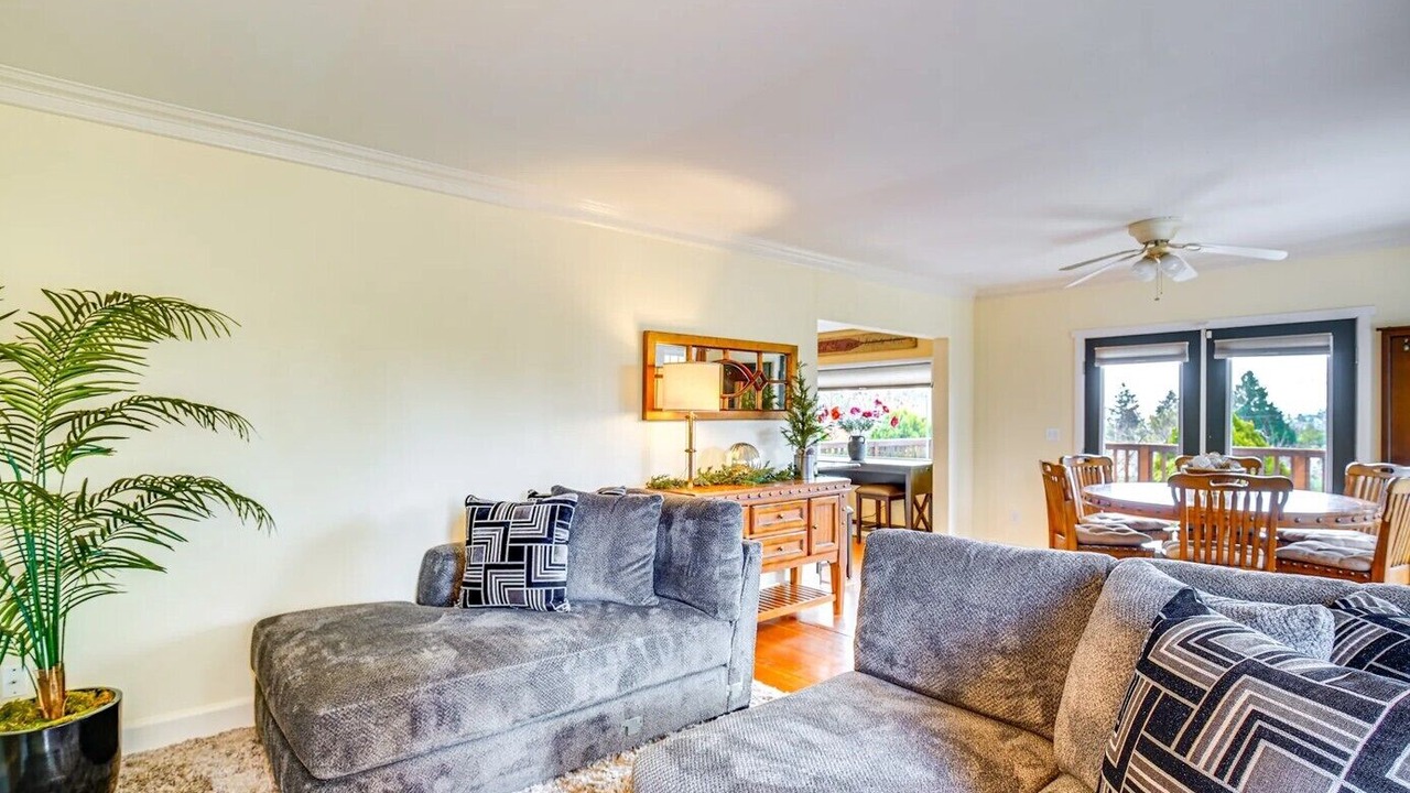 Photo of Livingroom in Milton