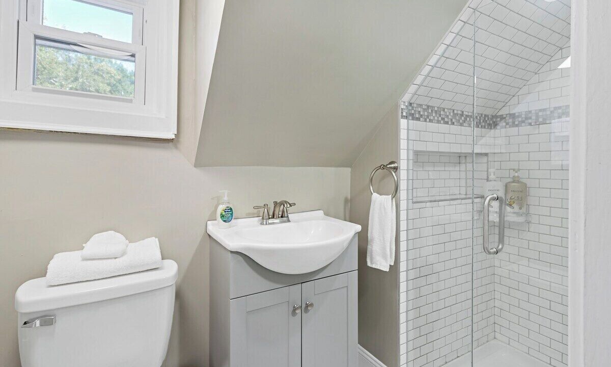 Photo of Bathroom in Oakley