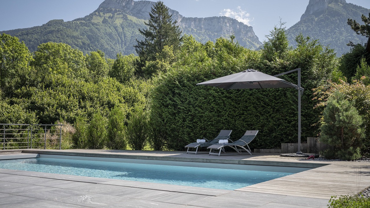 Photo of Others in Alex