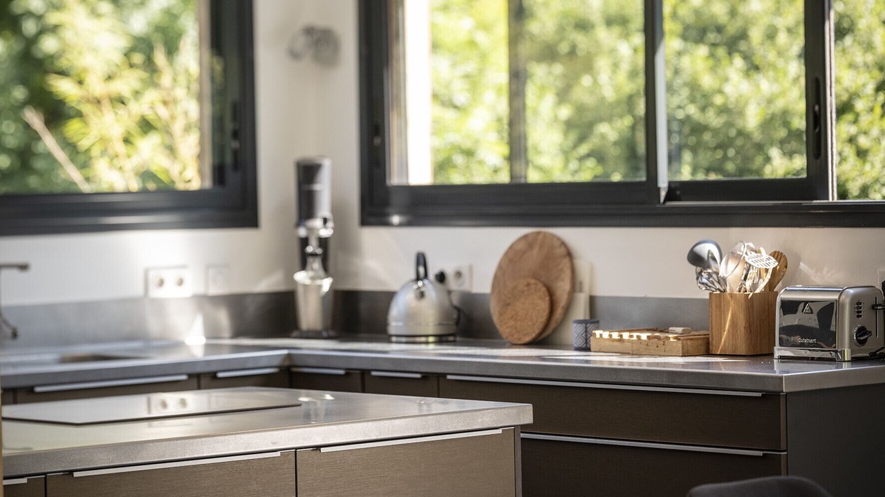 Photo of Others in Alex