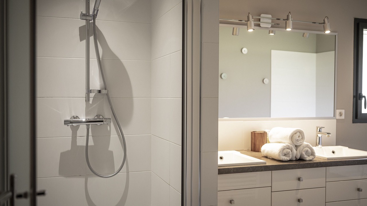 Photo of Others in Alex