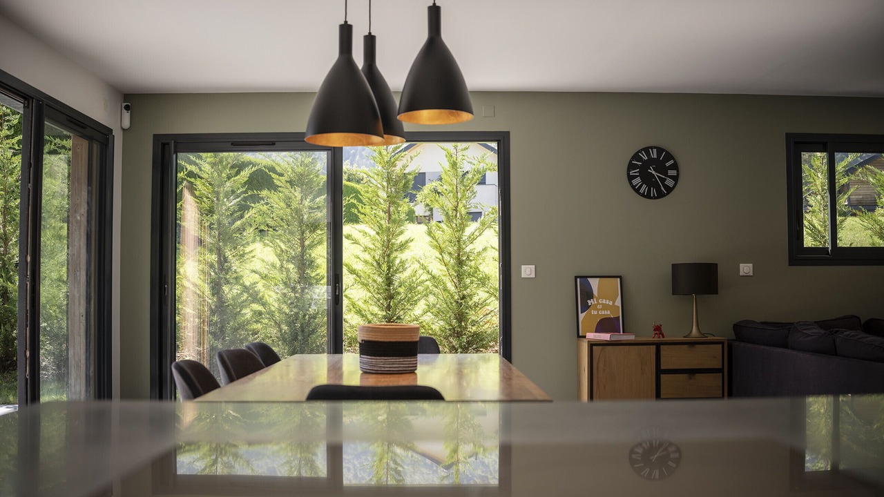 Photo of Others in Alex