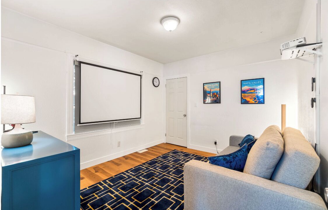 Photo of Livingroom in South Berkeley