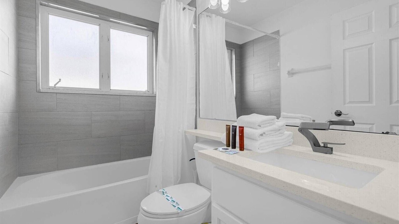 Photo of Bathroom in Sunset Lakes