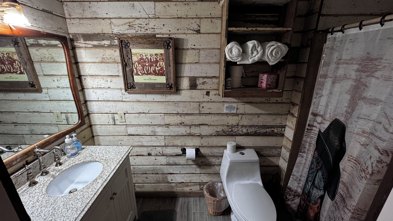 Photo of Bathroom in Waxahachie