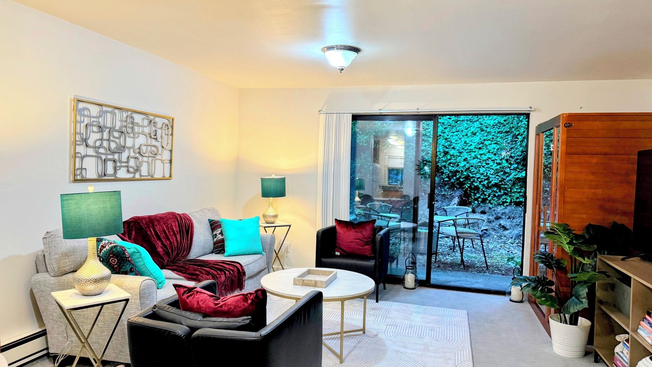 Photo of Livingroom in Lynnwood