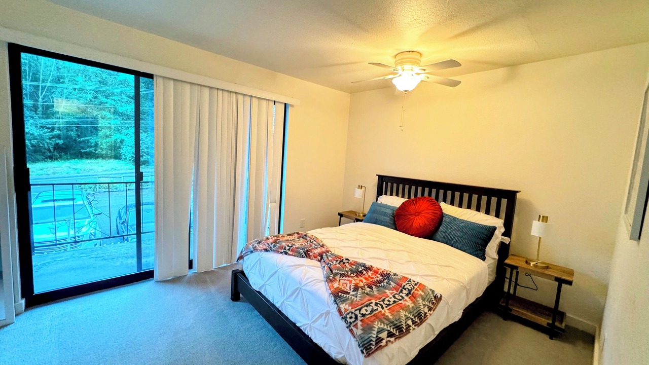 Photo of Bedroom in Lynnwood