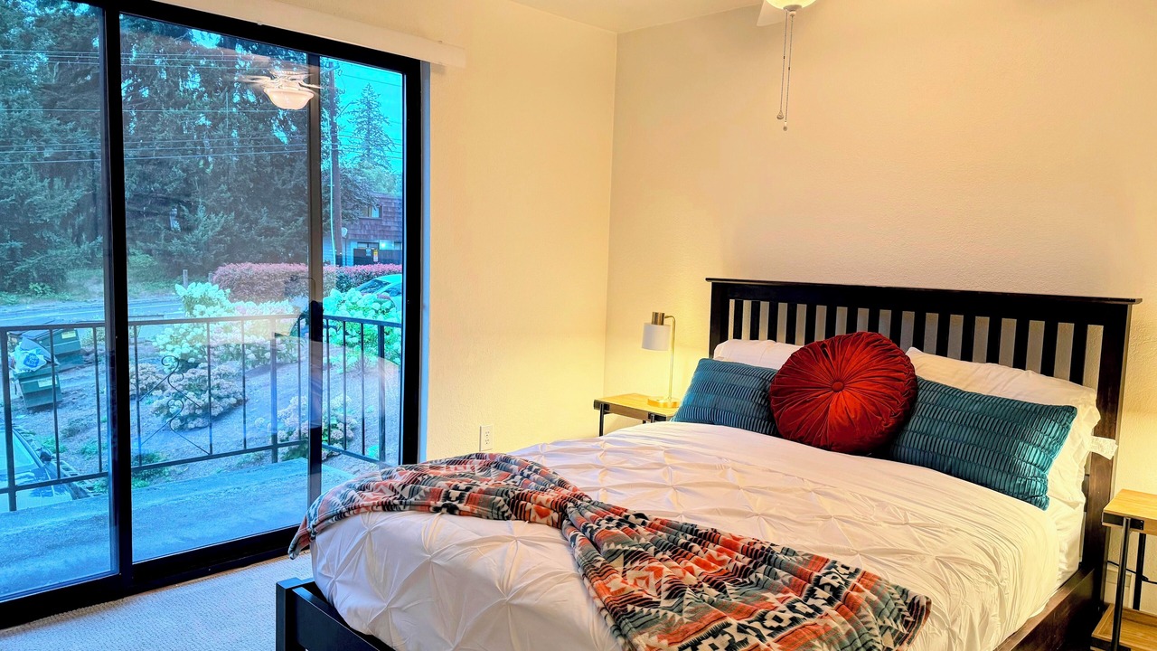 Photo of Bedroom in Lynnwood